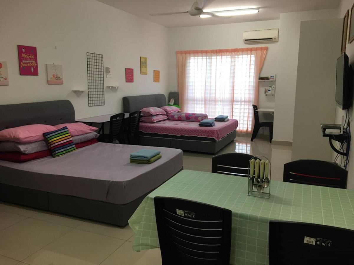Azin Ramli Studio Seri Kembangan Buitenkant foto